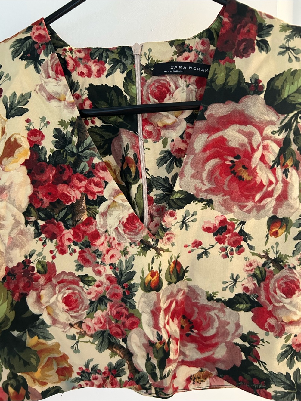Zara Floral Cropped V-Neck Top in Cream, Pink & Green - Picture 3 of 6